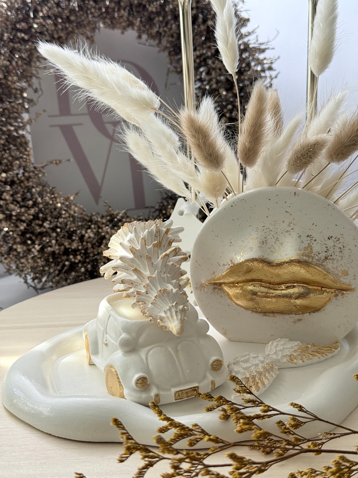 Coche Navideño en Blanco y Dorado 🎄