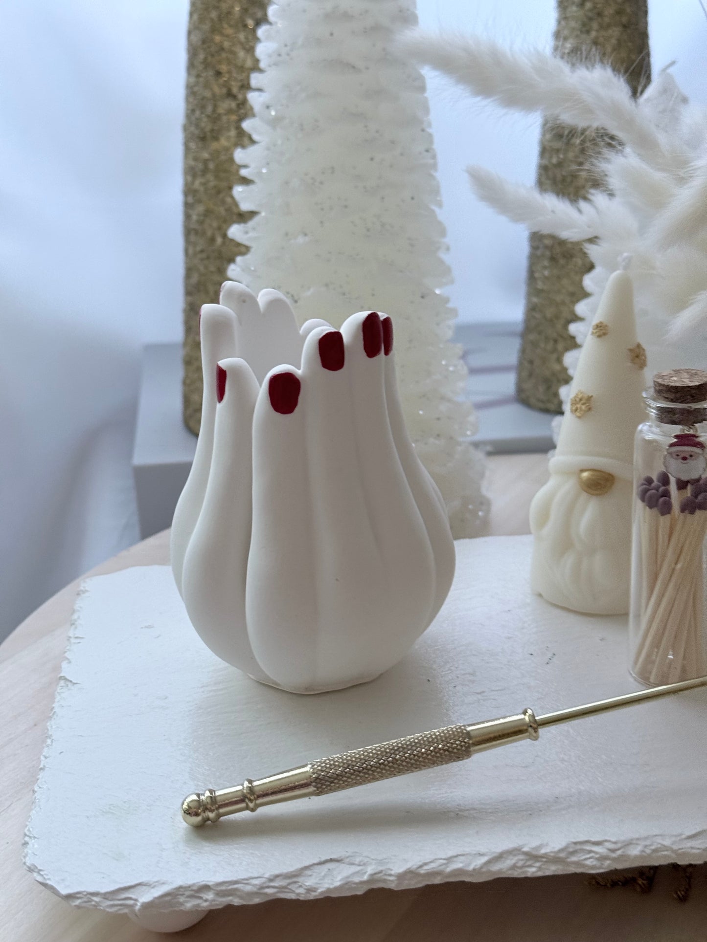 Florero Escultura “Manos que Acompañan”