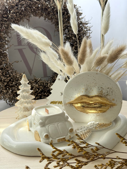 Coche Navideño en Blanco y Dorado 🎄