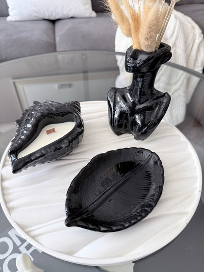 Set decorativo moderno con bandeja, jarrón escultura y portavelas