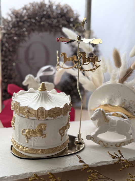 🎠 Vela Carrusel de Mazapán — Dulzura Artesanal y Elegancia Dorada