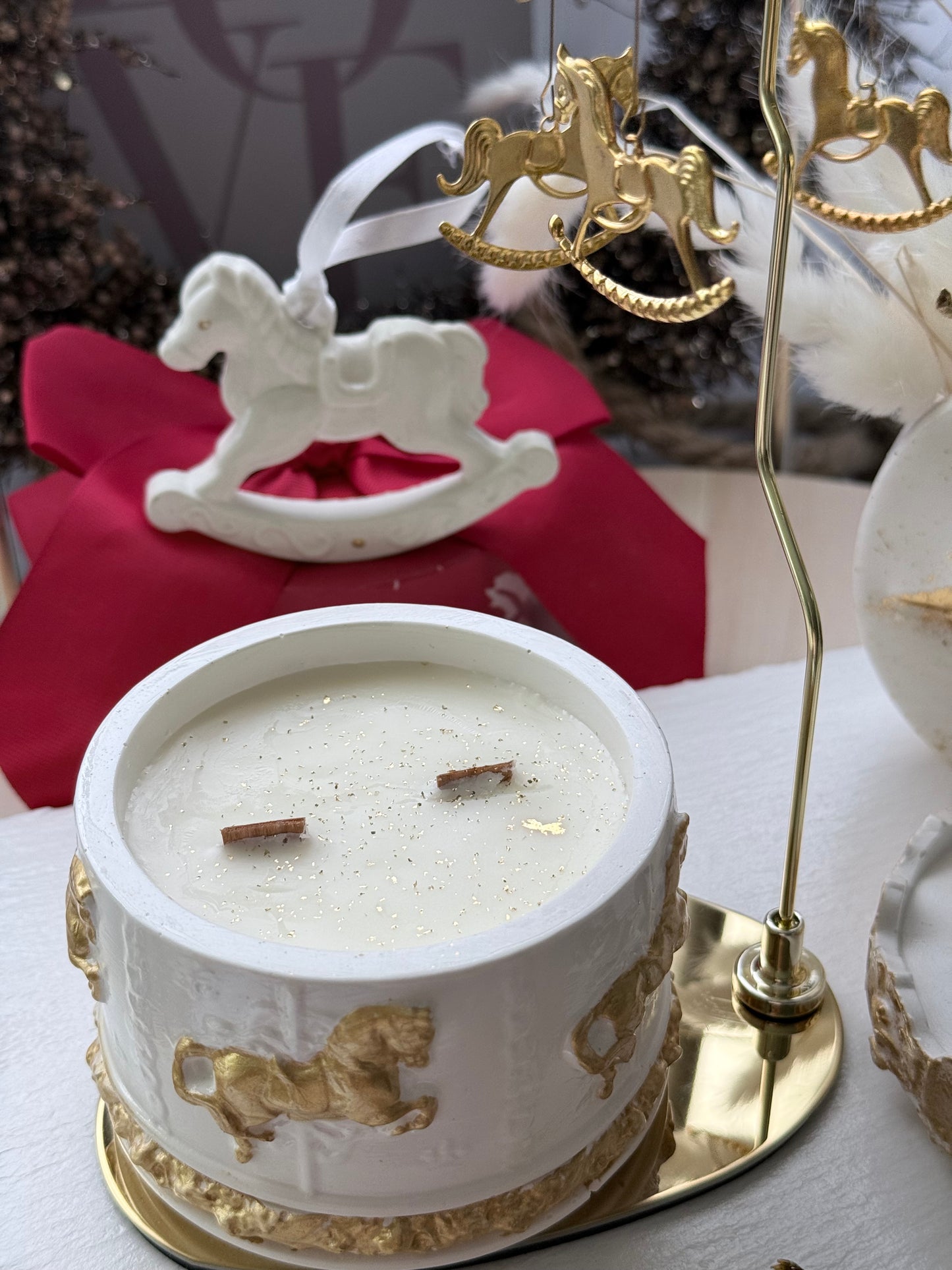 🎠 Vela Carrusel de Mazapán — Dulzura Artesanal y Elegancia Dorada