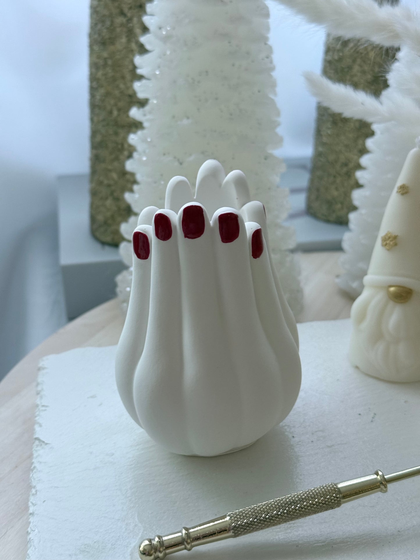 Florero Escultura “Manos que Acompañan”